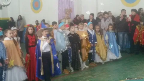 Фото 2 з 3: Новорічне свято